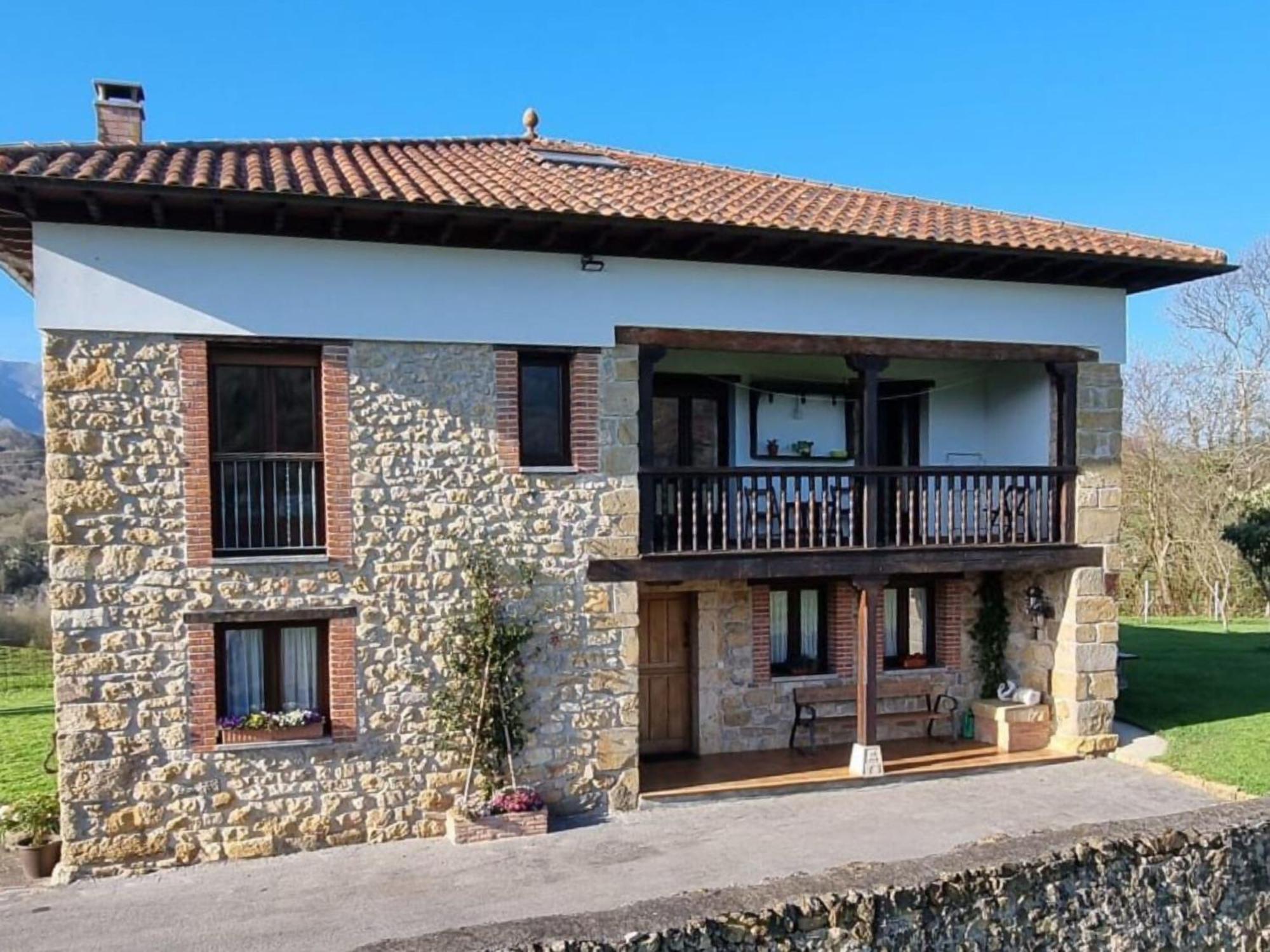 La Torre De Llames Arriondas Exterior photo
